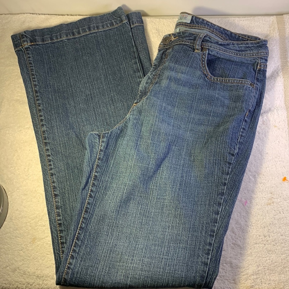 Women’s size 16 Tall stretch flare Faded Glory jeans excellent condition